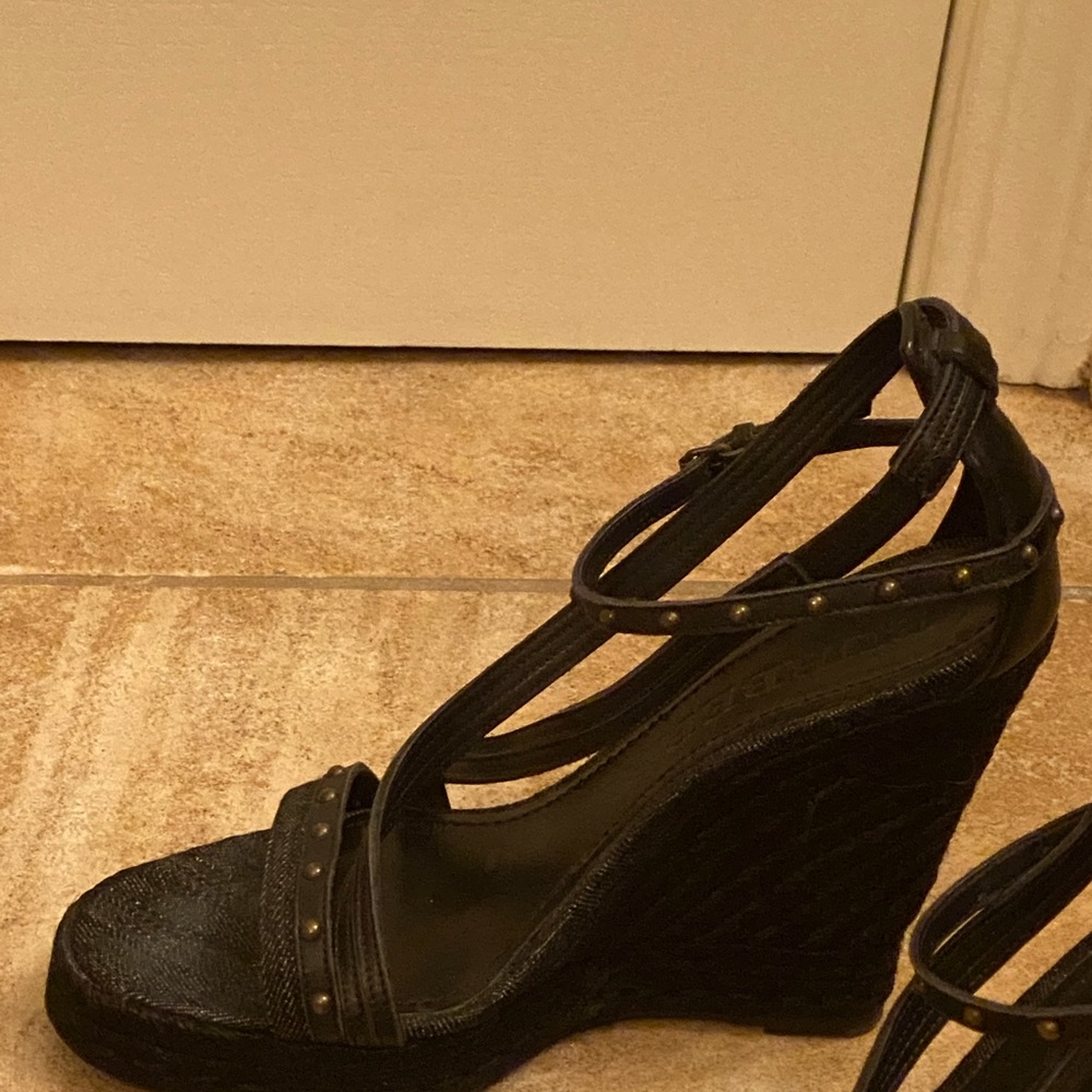 Gorgeous Authentic Burberry wedge sandals!